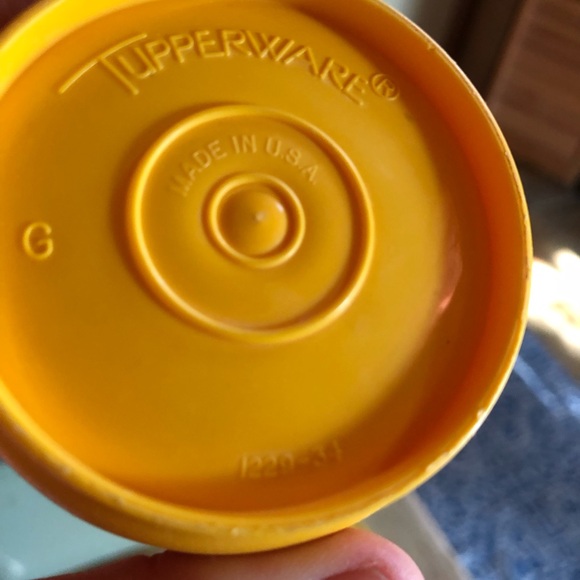 Tupperware mini cups with lids 8 pc Harvest Colors - Picture 4 of 5